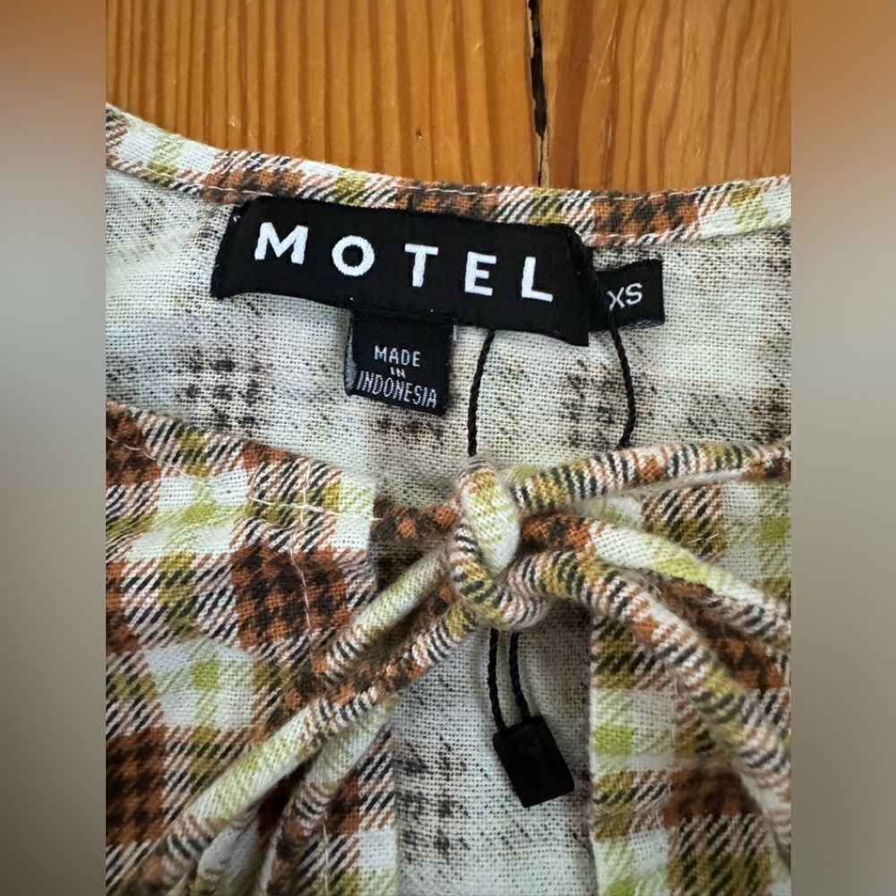 Motel Top - Picture 3 of 5
